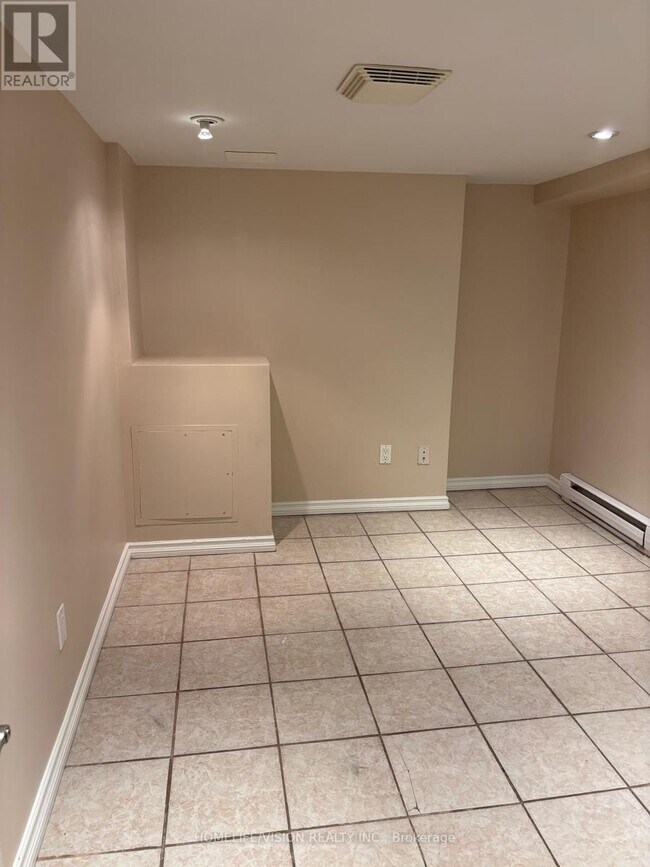 Photo - 970 Avenue Rd