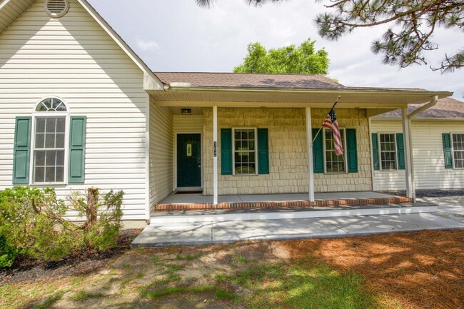 Photo - 102 Willow Creek Ln