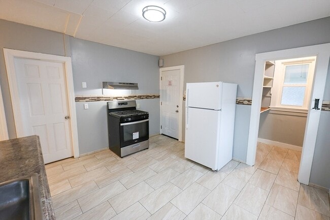 Building Photo - 4 Standard St Unit 2