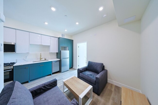 Photo - Orion 1317 Jefferson