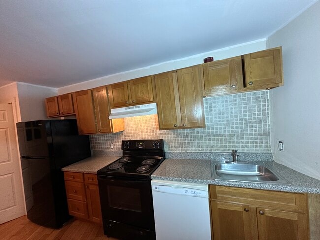 Photo - 72 Linden St Unit #1