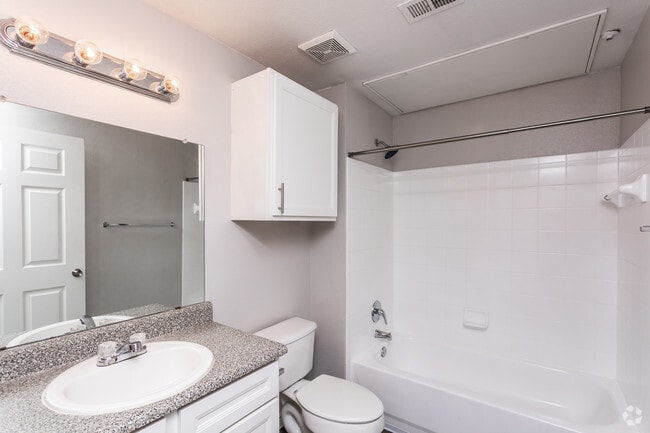 2BR, 1BA - 871SF "Rustenburg" Bathroom