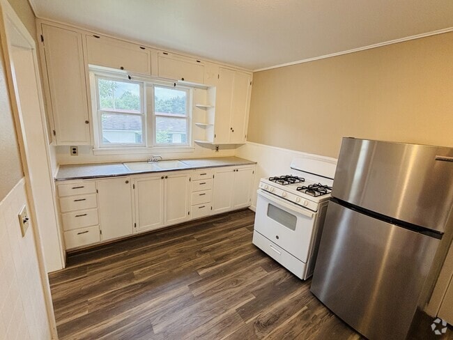 Building Photo - 308 S Rogers St Rental