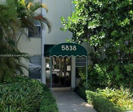 Building Photo - 5838 SW 74th Terrace Unit 311 Rental