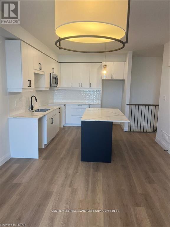 Photo - 3900 Savoy St