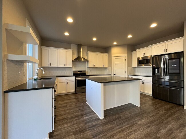 Photo - Expansive 2020 Forest Grove Home with 4 Bedrooms, Loft, Modern Kitchen & Covered Patio