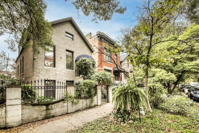 Photo - 2 bedroom in Chicago IL 60647 Unit g