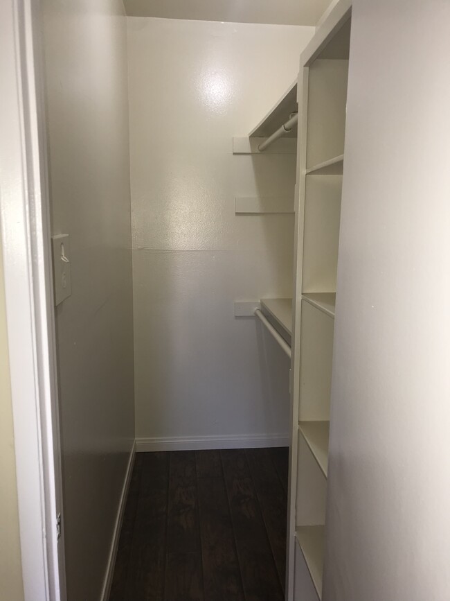 Photo - 5414 Newcastle Ave Condo