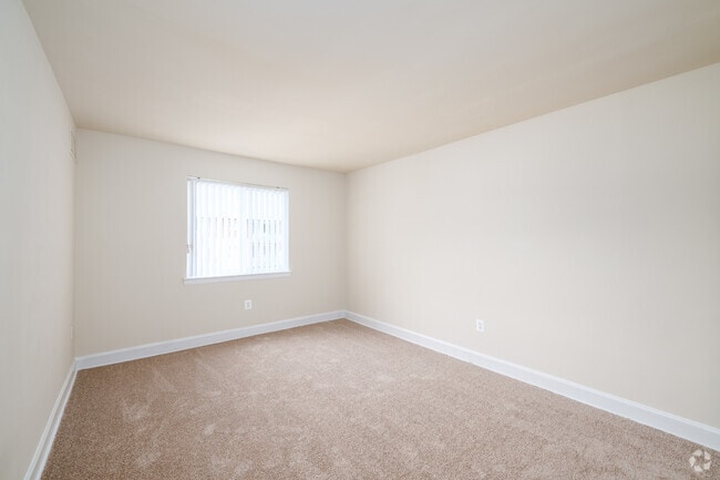 2BR, 1BA – 828SF - Bedroom