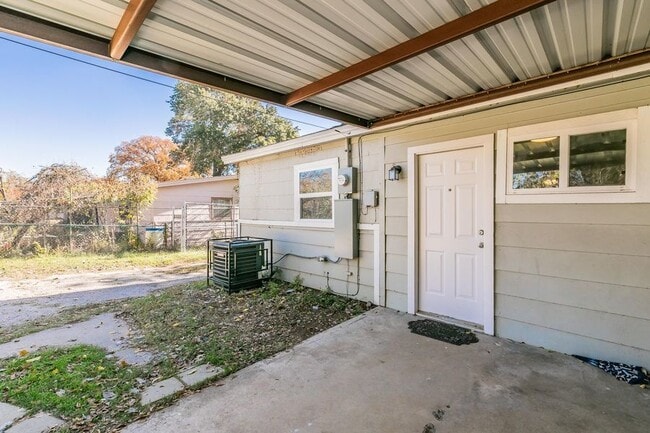 Photo - 3515 Selk Ave