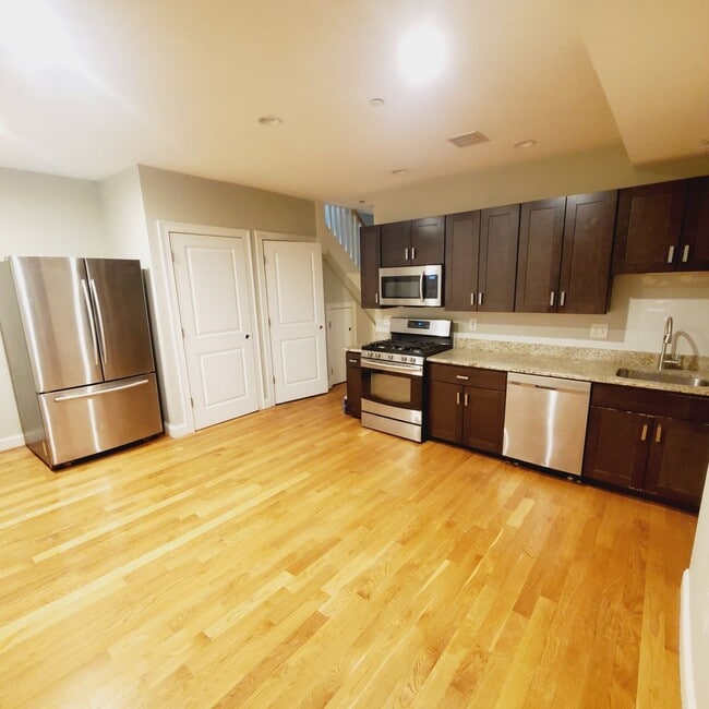 Building Photo - 355 Adams St Unit L Rental