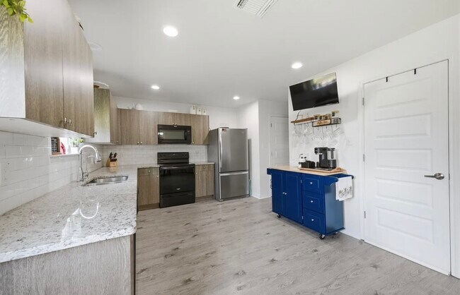 228 Mar Hill St