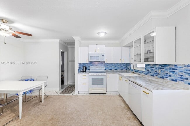 Photo - 2210 Roosevelt St