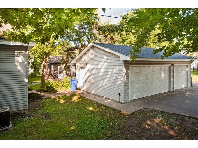 Photo - 1689 Marshall Ave