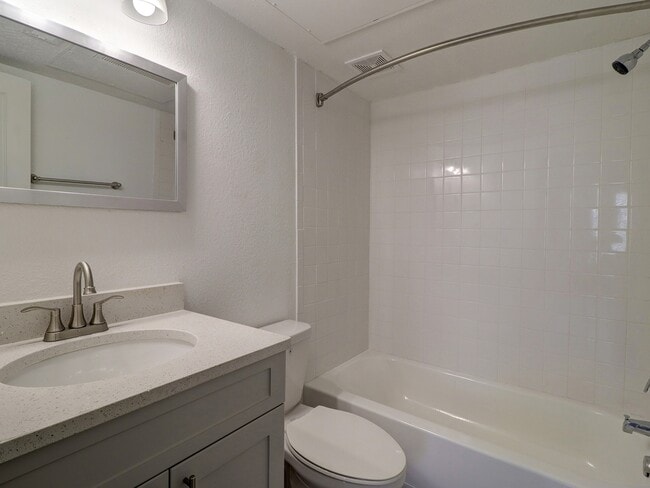 1x1 530 Square Feet Diamond