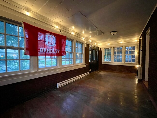 Photo - 1616 W Barker Ave