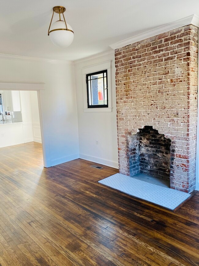 Photo - 1683 York Ave