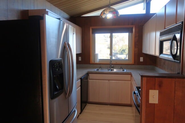 Photo - 2405 Lester Rd