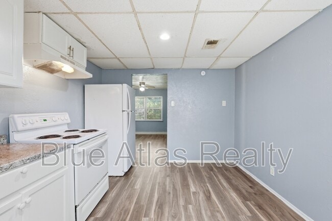Photo - 2215 Riverview Dr