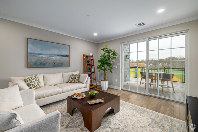 2BR, 2BA - 1,033SF - Living Room - Scotch Plains Crossing