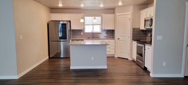 Photo - New home for Rent!