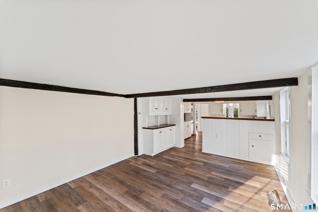 3 Riverside Rd