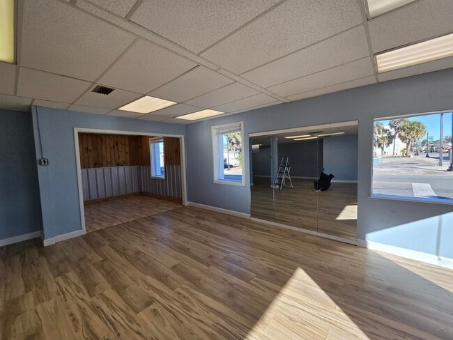 Photo - 131 N Jefferson St