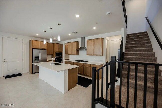 Photo - 2487 Altitude St