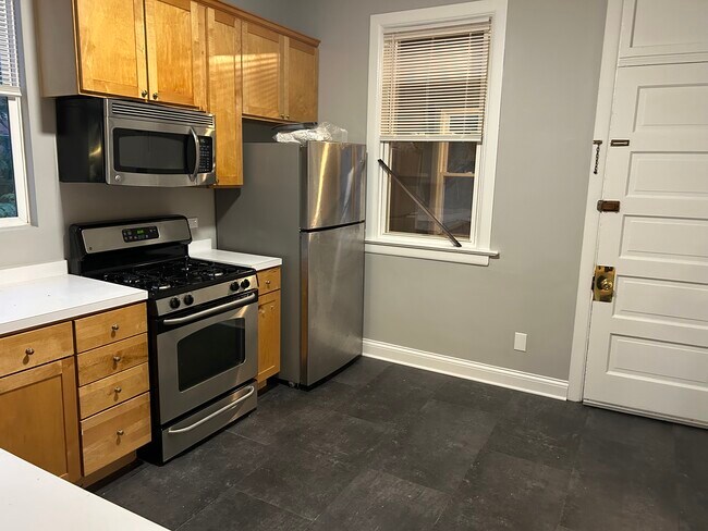 Photo - 2101 W Montrose Ave Unit 2101 W Montrose #2
