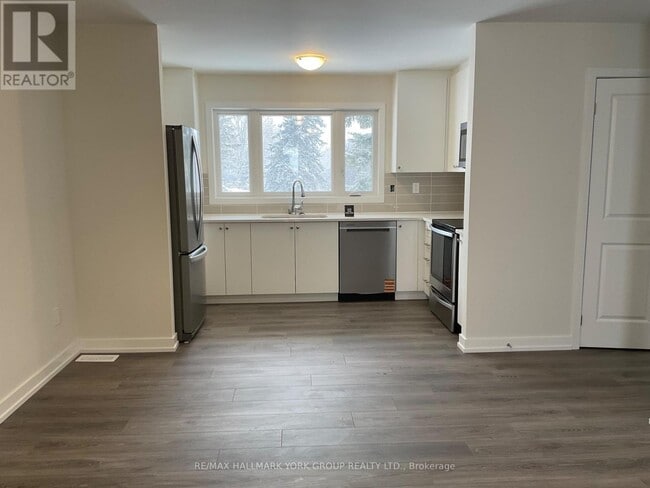 Photo - 124 Squire Dr