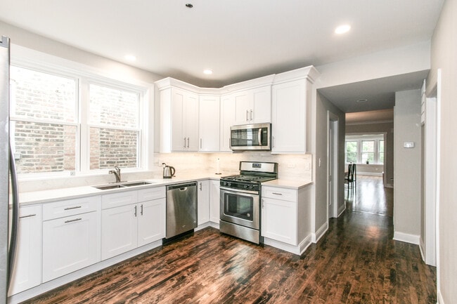 Photo - 5317 W Montrose Ave