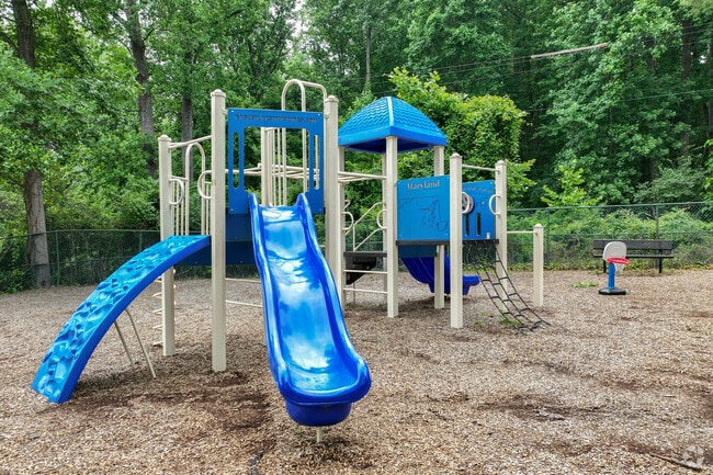 ¡Área de juegos para niños - Rock Creek Woods