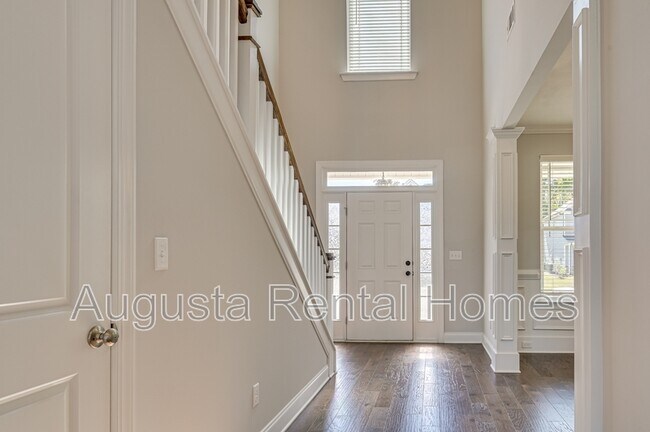 Photo - 909 Chesford Dr