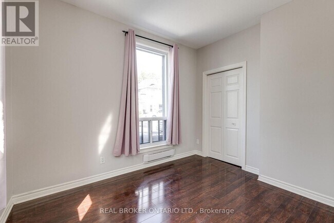 Photo - 371 Jones Ave
