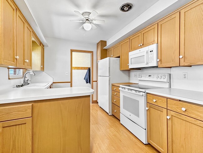 Photo - 341 Herman Terrace