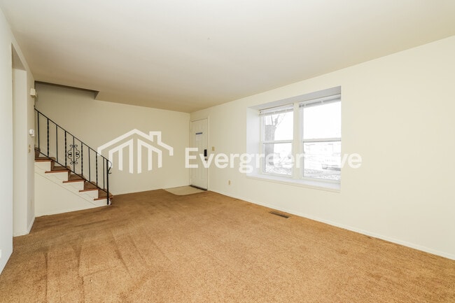 Photo - 7523 Mt Hood