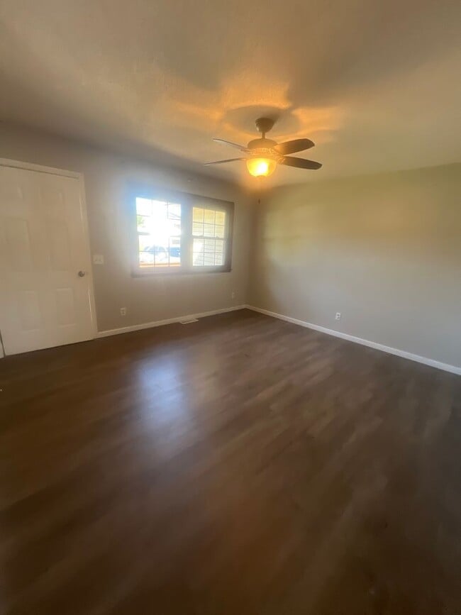 Photo - MOVE IN READY!!