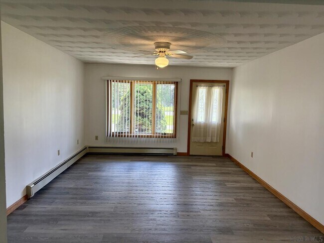 Photo - 2837 Bedford St