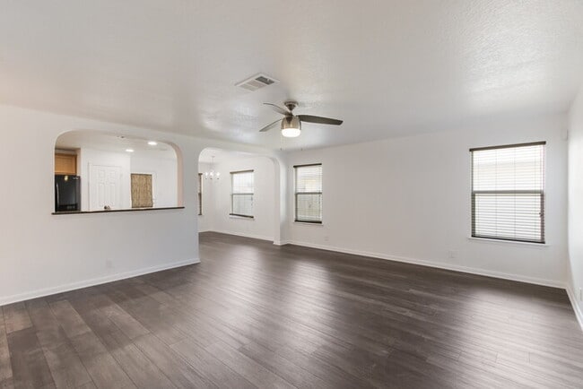 Beautiful 3 BR/2 bath home in Avery Park ready for immediate move in!