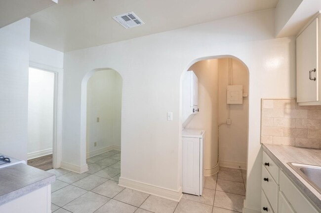 Photo - 1220 S Zunis Ave Unit 1220