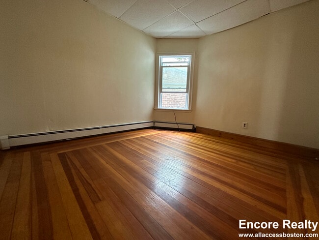 Photo - 6 Alberta Ter