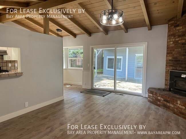 Photo - 2498 Edith Ave