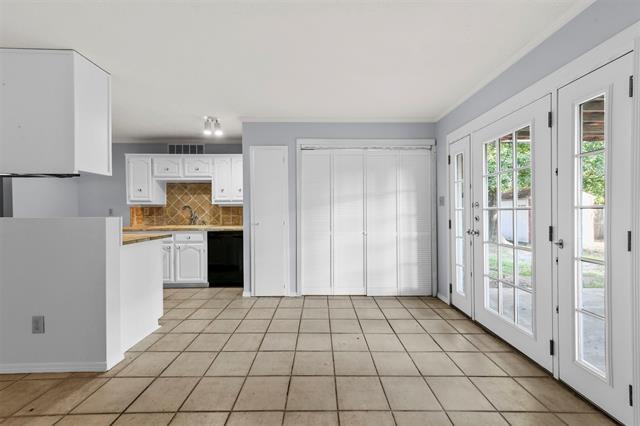 1305 Clark Trail