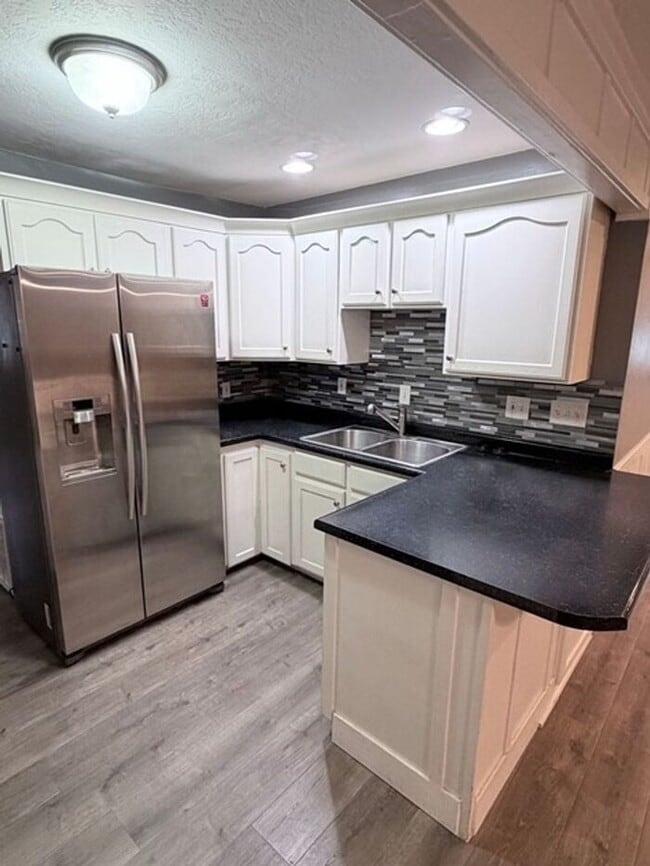 Photo - East Millcreek 2 bed 1 bath Condo Unit APT 16