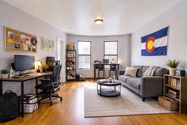 Building Photo - 6 Parker Hill Ave Unit 2A