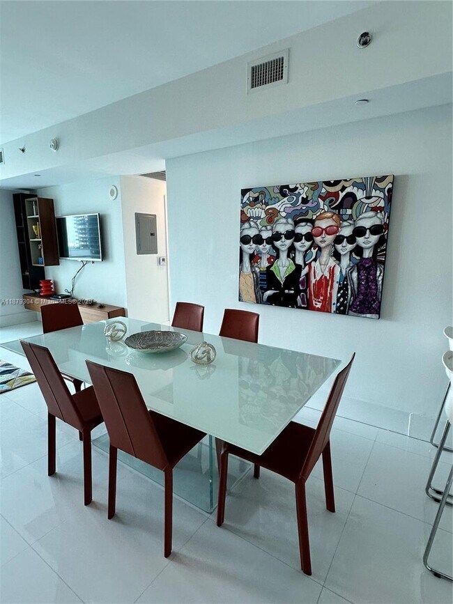 Photo - 950 Brickell Bay Dr Unit 1900
