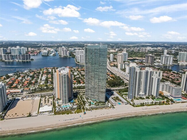 Photo - 18975 Collins Ave Unidad 3504