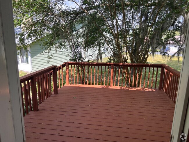 Building Photo - 3948 Meadowview Dr N Unit 3948 Meadowview Dr N Rental