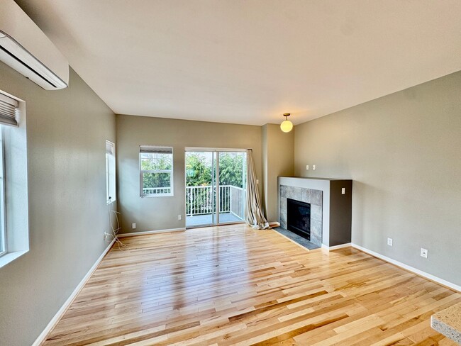 Photo - Everett Townhouse
