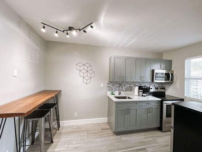 Photo - 50 Davie Blvd Unidad SI FL2-ID1503930P